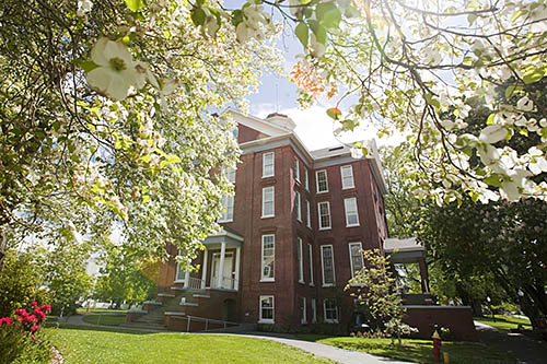 Waller Hall at Willamette's Salem Campus