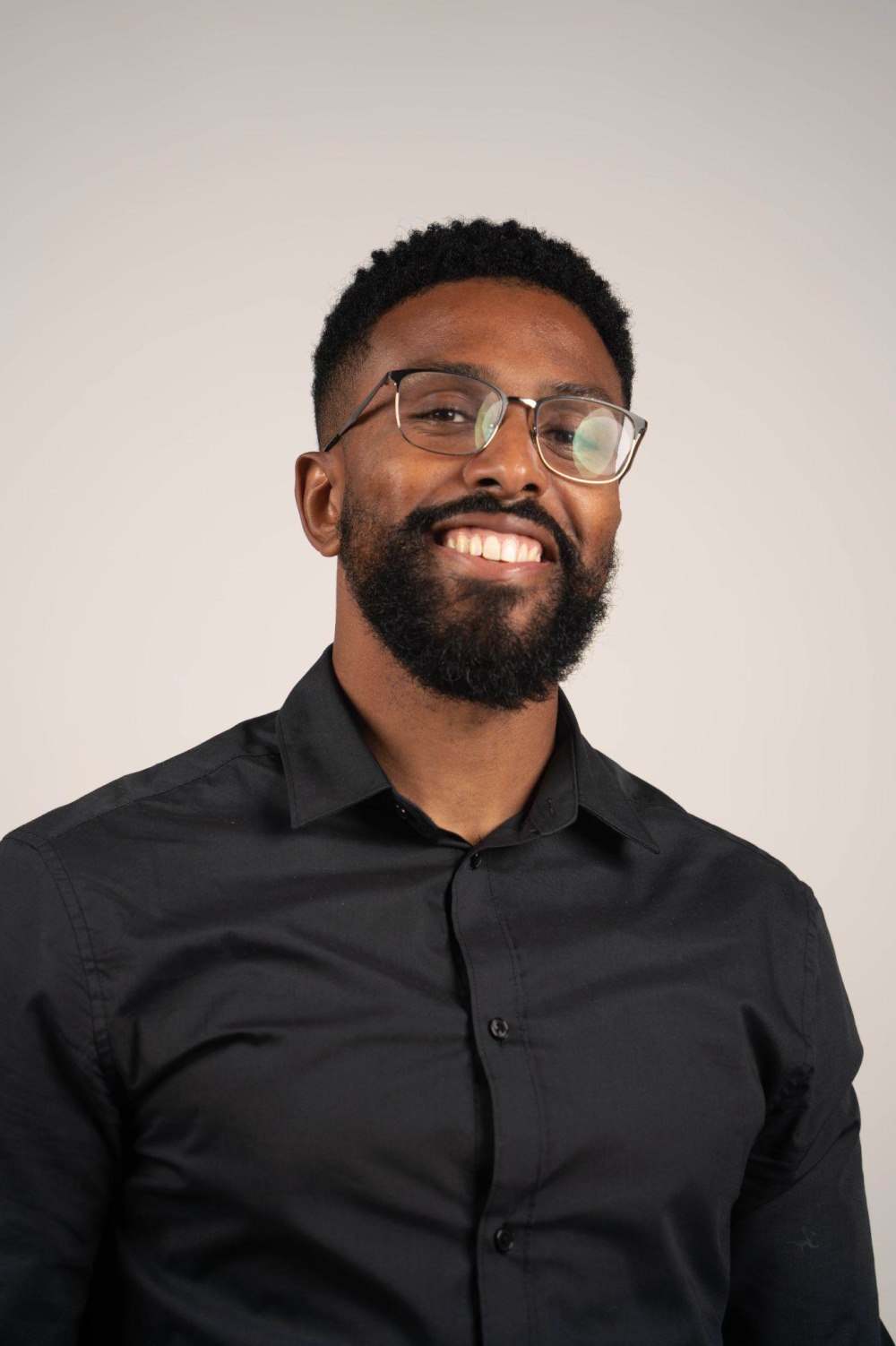 Headshot of Akeil Robertson-Jowers